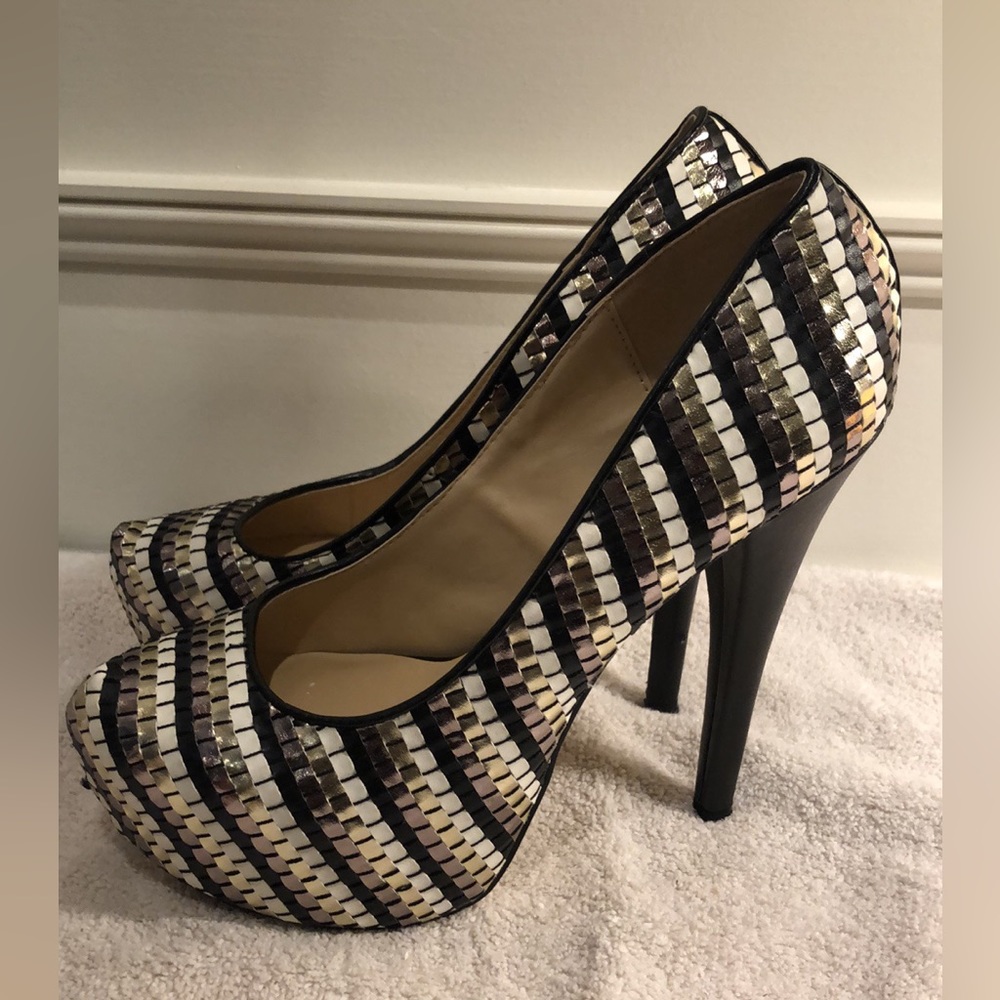 Women’s Shoedazzle brand shoes - size 8.5